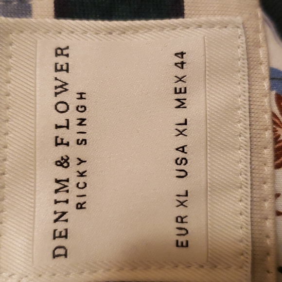 Men's Tshirt - Picture 5 of 7